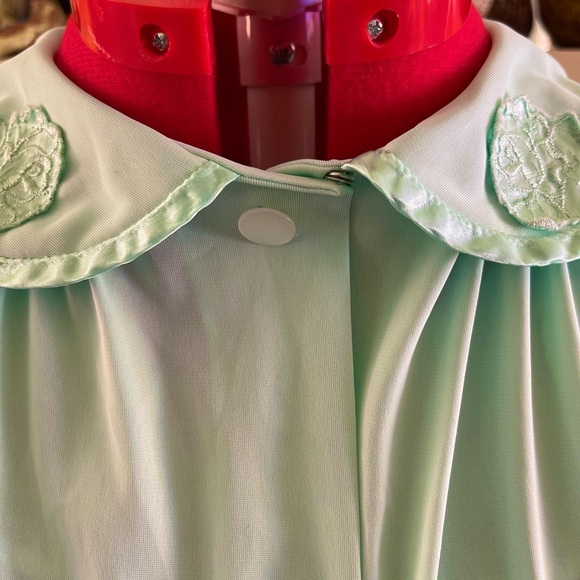 VINTAGE Nightgown and Robe Set - Picture 5 of 16